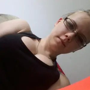 Я Анжела, 19, из Вятских Полян, ищу знакомство для секса на одну ночь