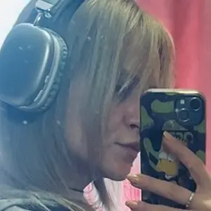 Я Вика, 27, из Гатчины, ищу знакомство для приятного времяпровождения