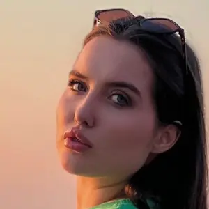 Арина из Одессы, мне 24, познакомлюсь для общения