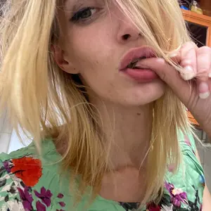Светлана из Ялты, мне 23, познакомлюсь для приятного времяпровождения