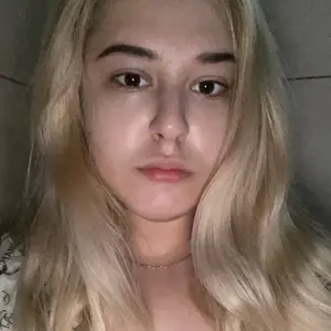 Лолита из Екатеринбурга, ищу на сайте постоянные отношения